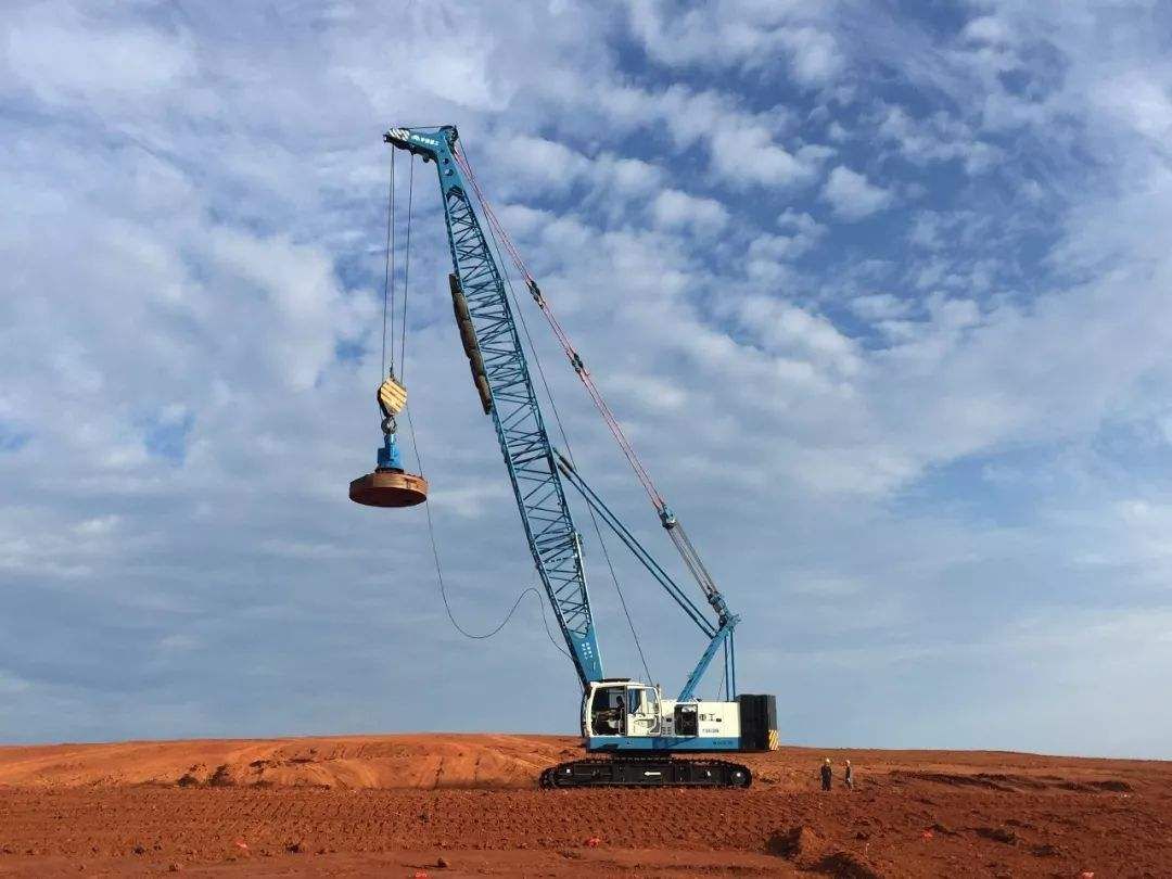 路面冷再生機(jī)設(shè)備開機(jī)前的準(zhǔn)備工作！